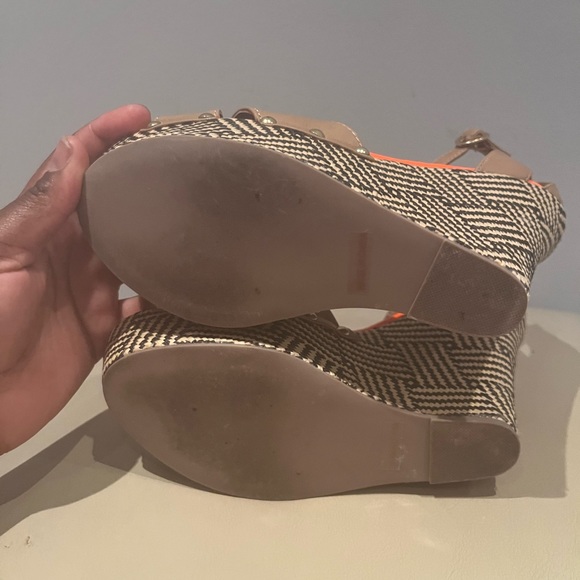 Nude Wedges - Picture 12 of 14